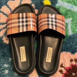 *AUTHENTIC*Burberry Women’s Ashmore Vintage Slides